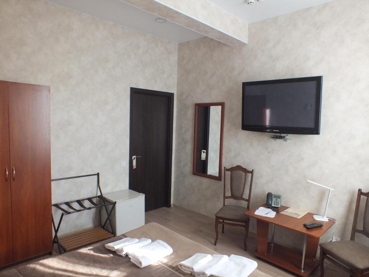 Vorontsovskiy Hotel Melitopol Exterior photo