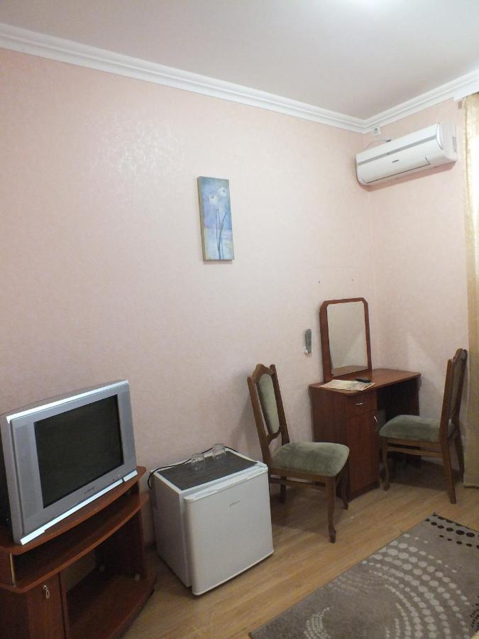Vorontsovskiy Hotel Melitopol Exterior photo
